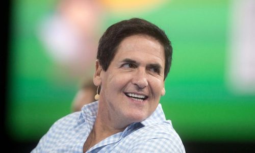 Lời khuyên đầu tư hiệu quả cực kỳ đơn giản của ‘cá mập’ Mark Cuban: Thanh toán các khoản nợ, sống tiết kiệm và đọc nhiều sách!